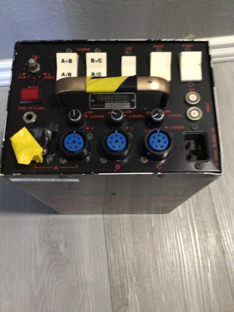 Speedotron 2405CX Black Line Studio Strobe Lighting Power Pack