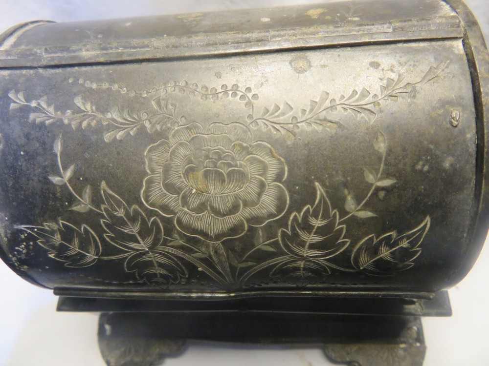Antique Wilcox Silver Plate Co. Jewelry Casket on hidden compartment base (160-G