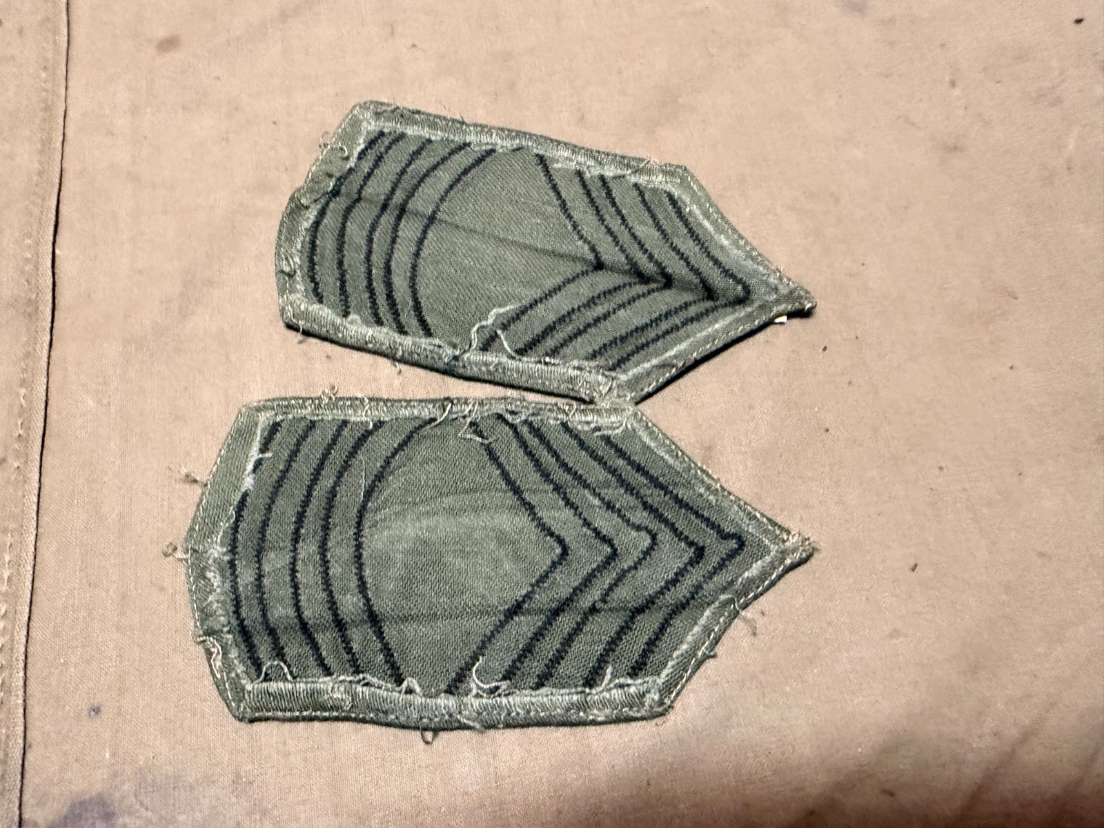 ORIGINAL VIETNAM WAR US ARMY SARGENT 1ST CLASS NCO RANK CHEVRONS INSIGNIA