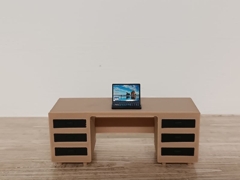 LAPTOP FOR DIORAMAS 1/18 DIFFERENT MODELS