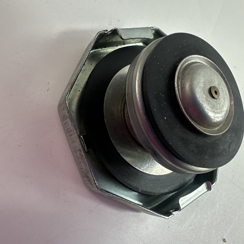 Stant 28-32LBS. radiator cap