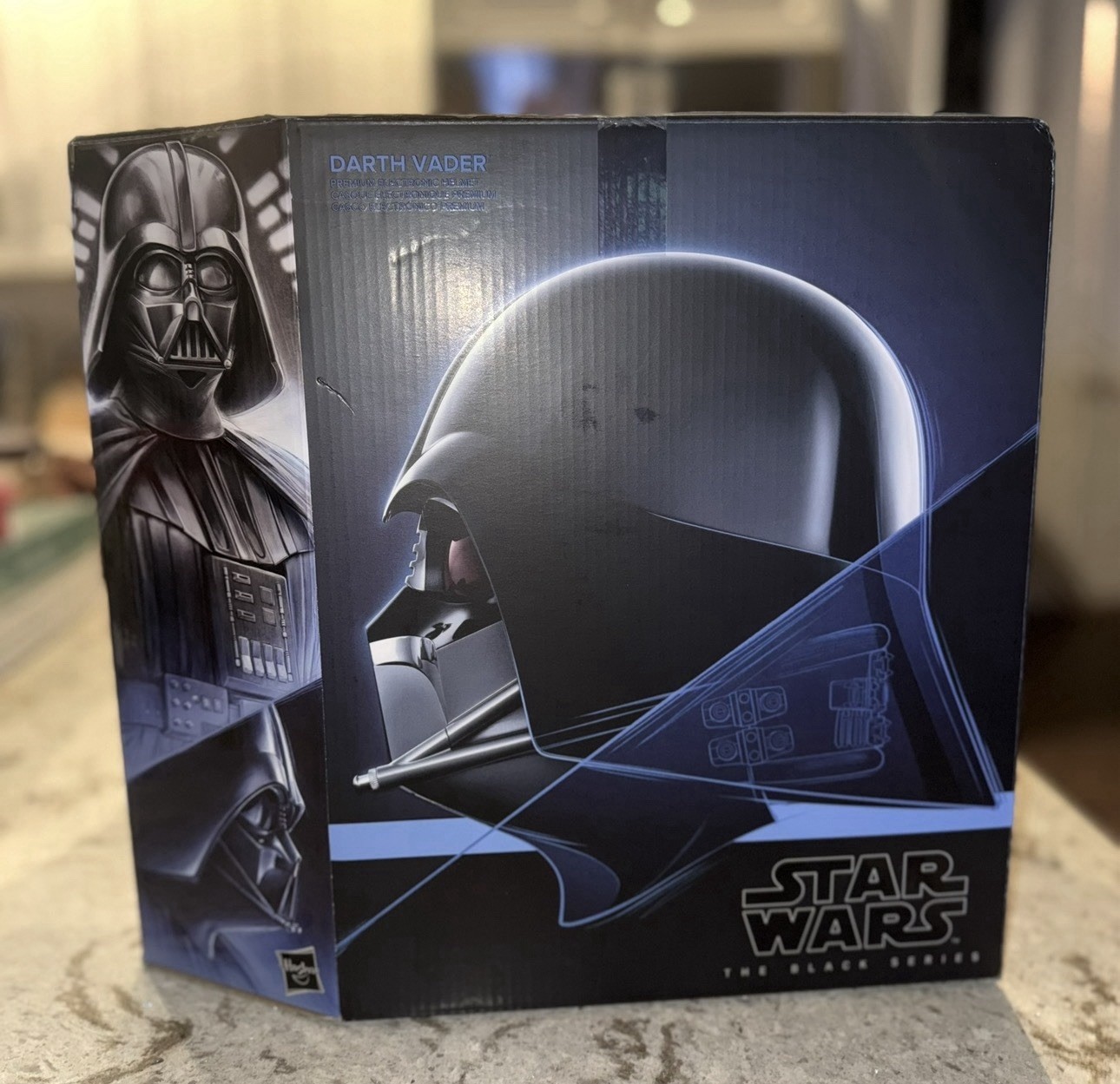 Disney Parks Star Wars The Black Series Darth Vader Premium Electronic Helmet!