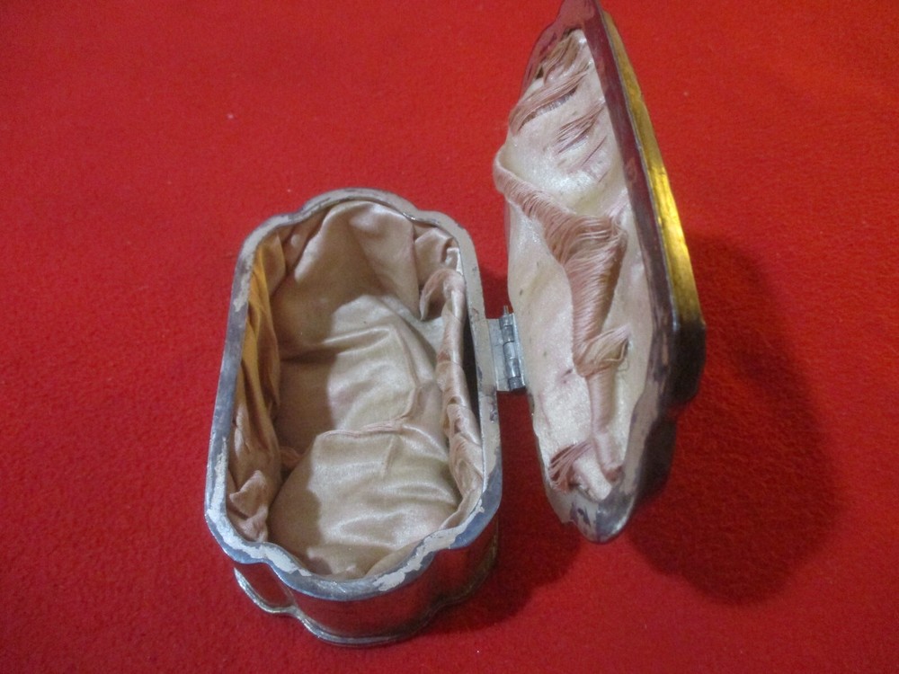 Antique Derby Silver Plate Co. Lined Trinket Box