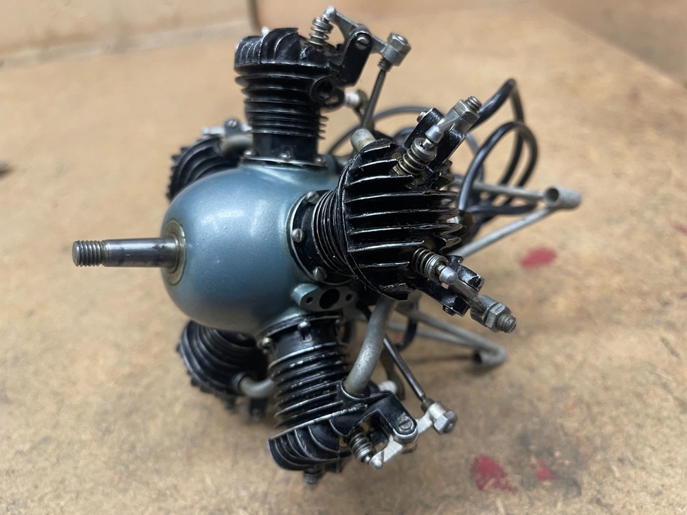 1945 Morton M-5 .992 4-Stroke Spark Ign. Model Airplane Engine