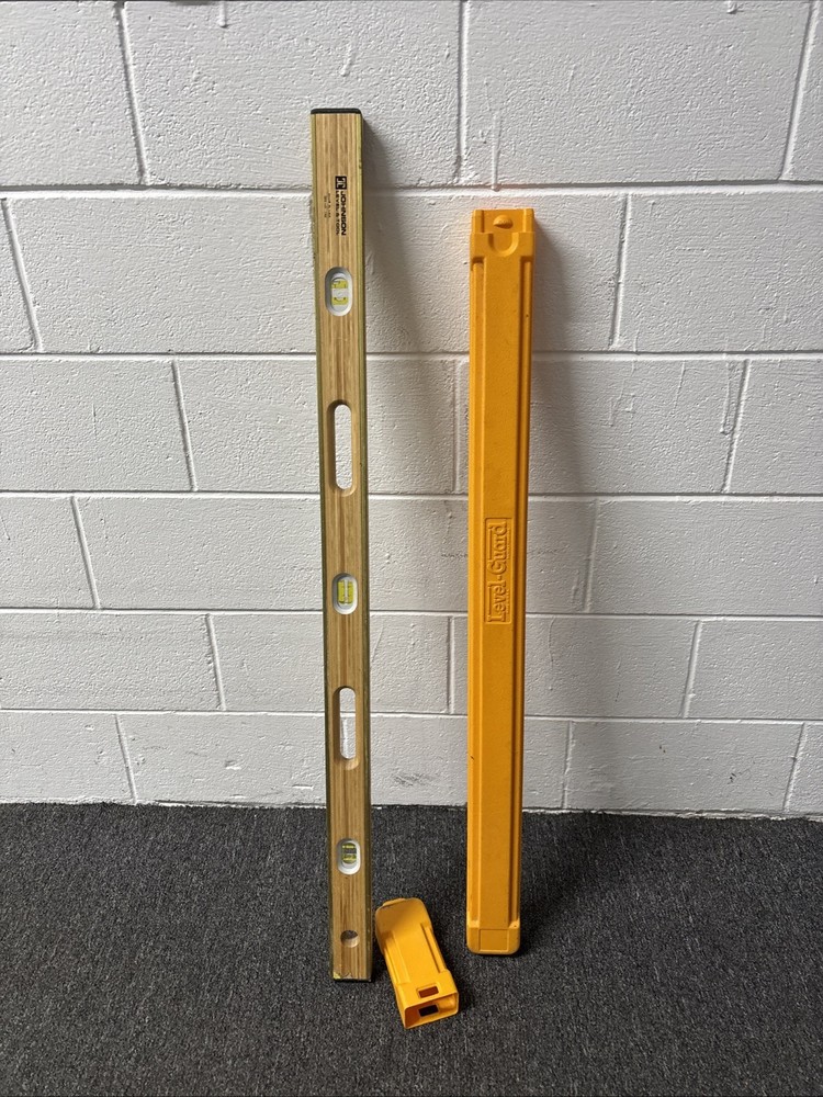 JOHNSON LEVEL & TOOL NO.748 4ft LEVEL WITH CASE