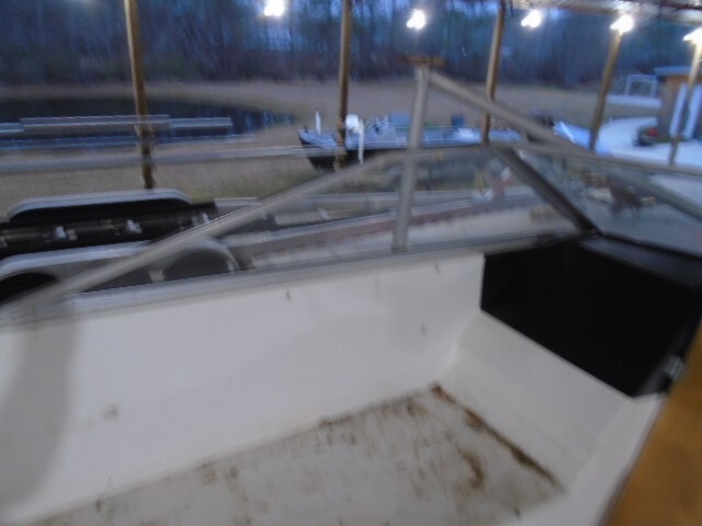 COMPLETE USED 1985 24' BAYLINER CIERA GLASS WINDSHIELD ASSEMBLY WINDSHIELDS