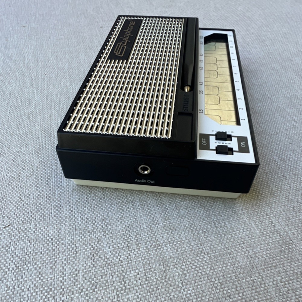 Dubreq Stylophone Electronic Keyboard 12-Key Synth Audio Out Case Stylus