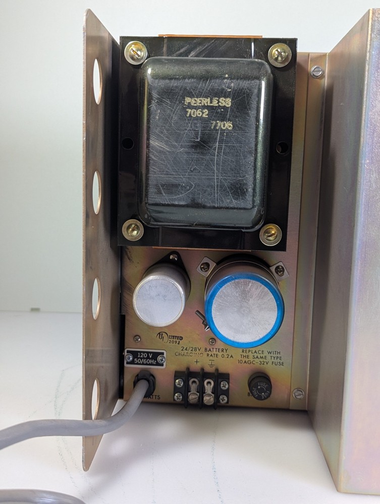 Vintage ALTEC 1590C Solid State Amplifier ,Crack sound (Read)