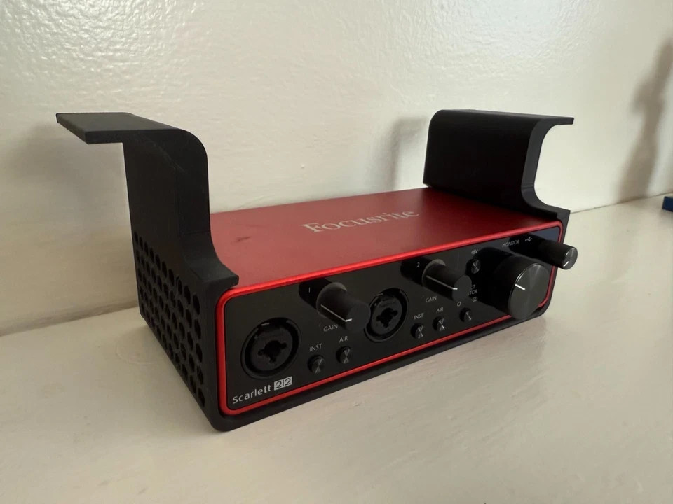 Focusrite Scarlett 2i2 3rd Generation Under-Desk Mount