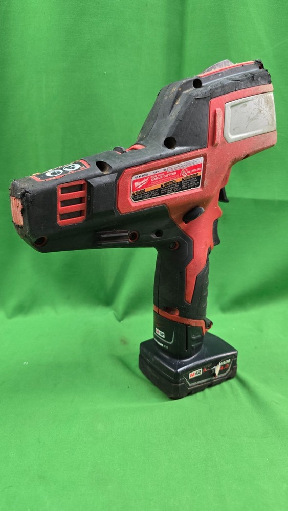 Milwaukee M12 600 MCM Cable Cutter - 2472-20 TESTED (E13)