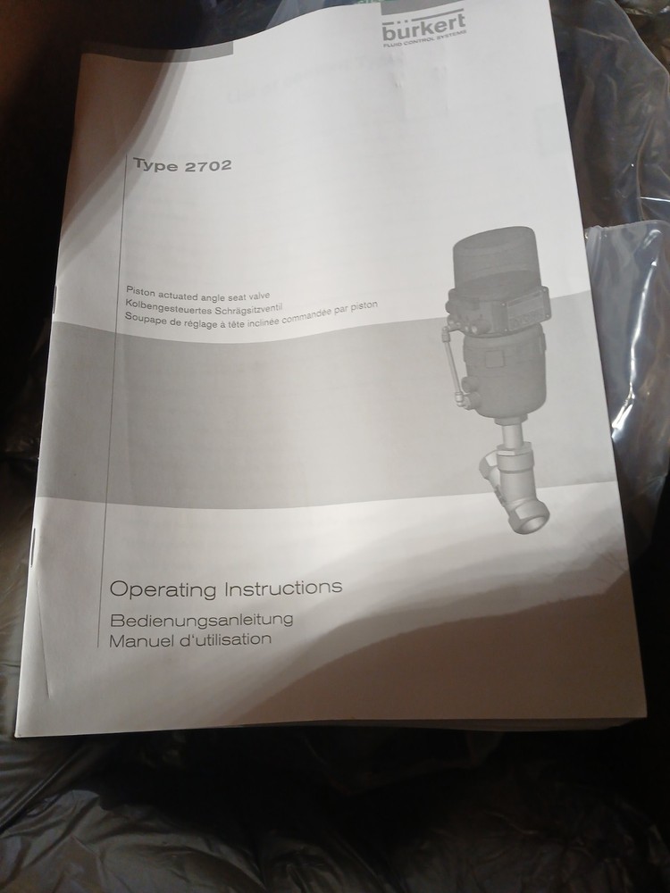 NEW BURKERT PISTON ACTUATED ANGLE SEAT VALVE TYPE 2702