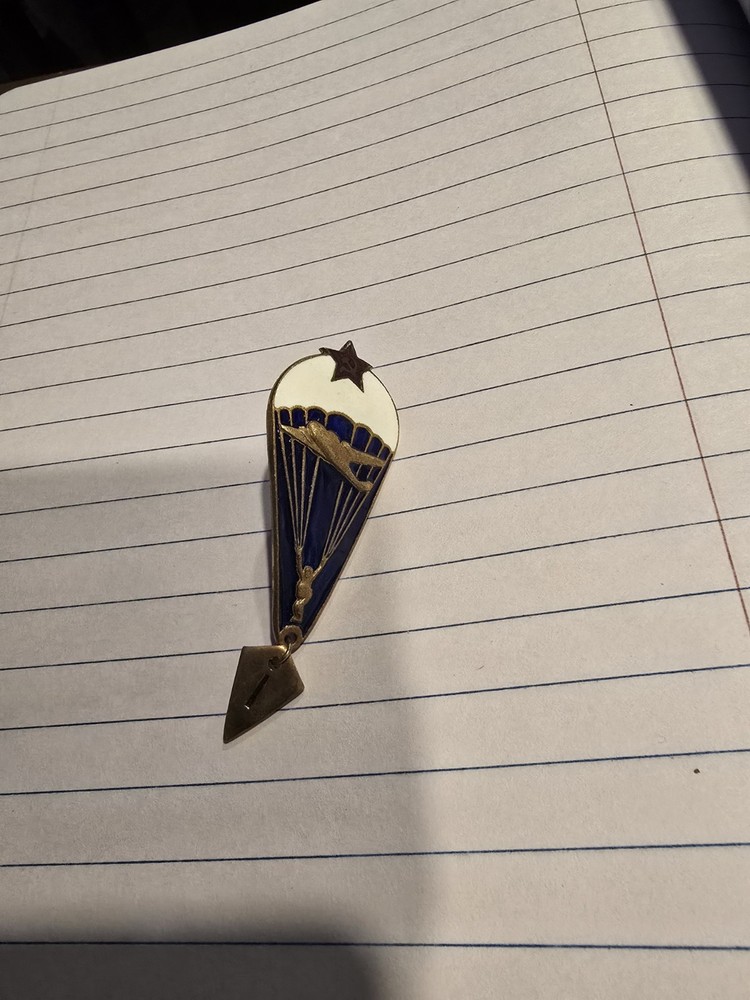 Soviet Russian Basic Parachute Jump Badge Airborne Paratrooper