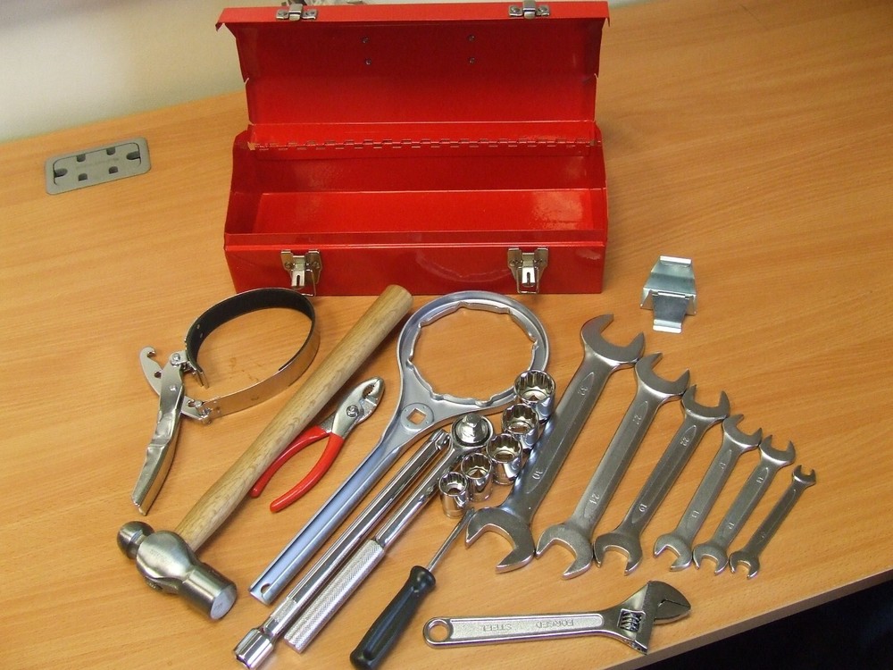 Construction Machinery Mechanics Tool Box and Tools Kobelco Sennebogen Hyundai