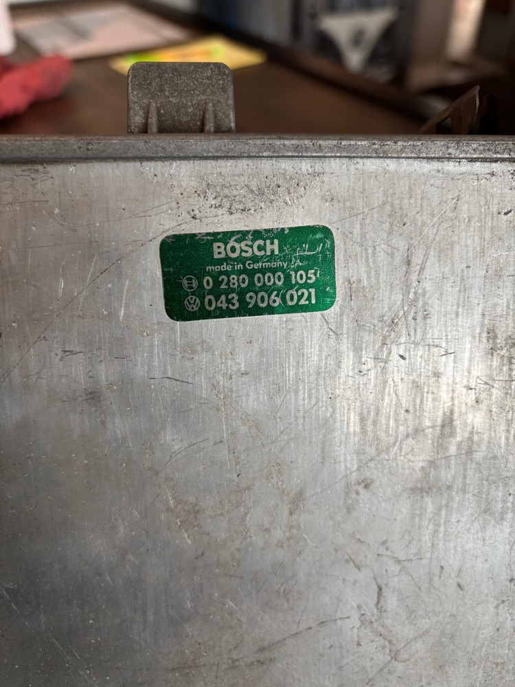 0280000105 VOLKSWAGEN BEETLE ECU ECM COMPUTER