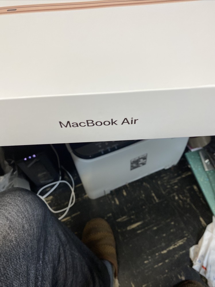 100% Auth Apple MacBook Air 13 In Gold Empty Box
