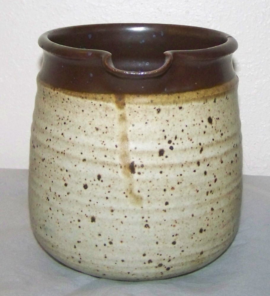 KAAREN STONER POTTERY JUG / PITCHER