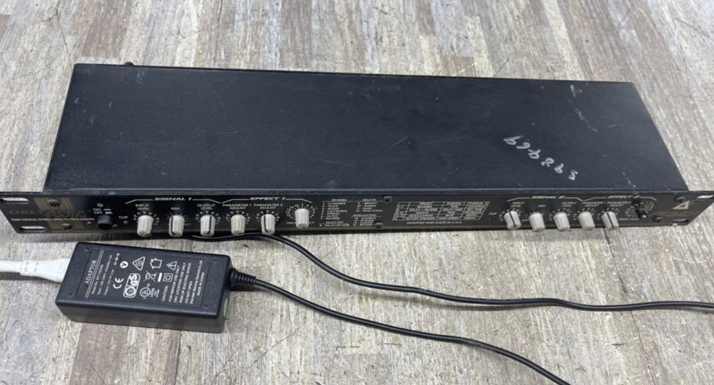 Peavey Deltafexwin twin TWIN Digital Effects Rack Processor with Power Supply