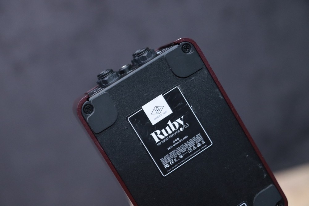 Universal Audio Ruby '63 Top Boost Amplifier UAFX Dual-Engine Effect Pedal w/Box