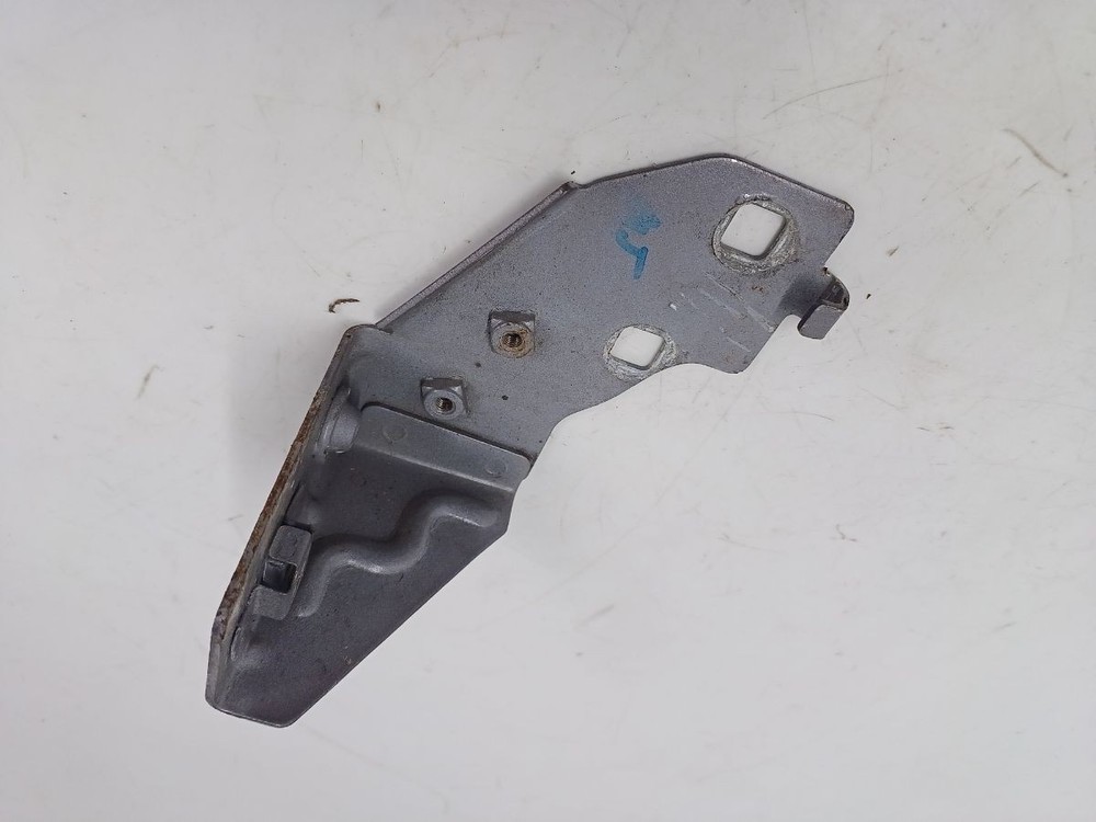 RENAULT Clio 900cc Petrol MK4 2012-16 Wing Support Bracket Left Side