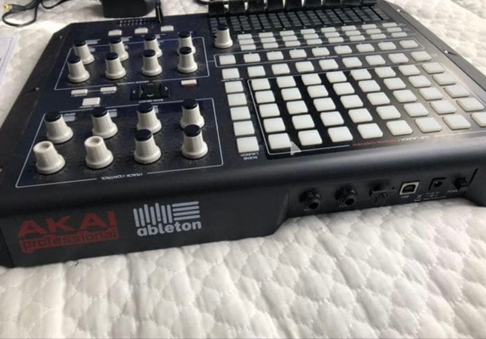 AKAI Professional APC40 MIDI Controller Ableton Live DJ Performance Black Tested