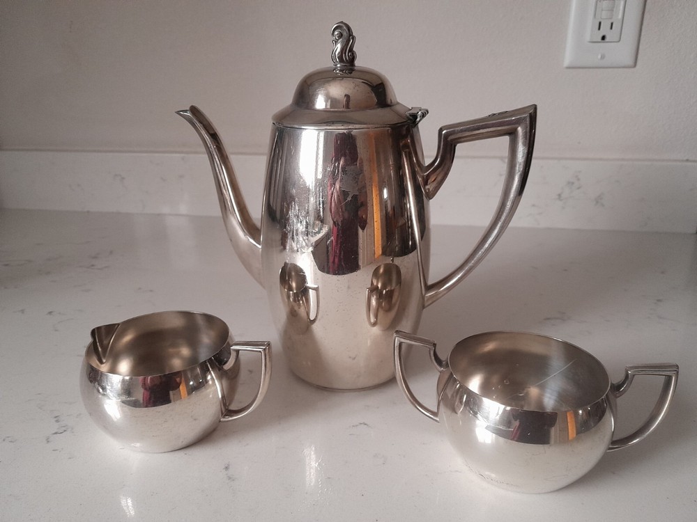 Vintage Oneida Silversmiths 3 Pc Coffee or Tea Pot Creamer & Sugar Set Excellent