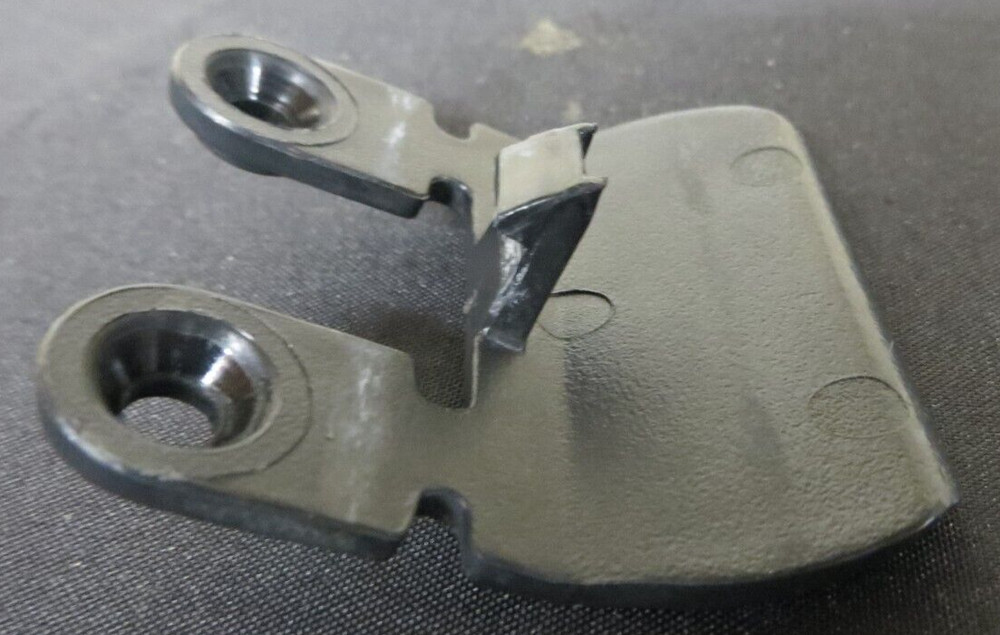 Ford Ranger - Console Lid Latch (356989)