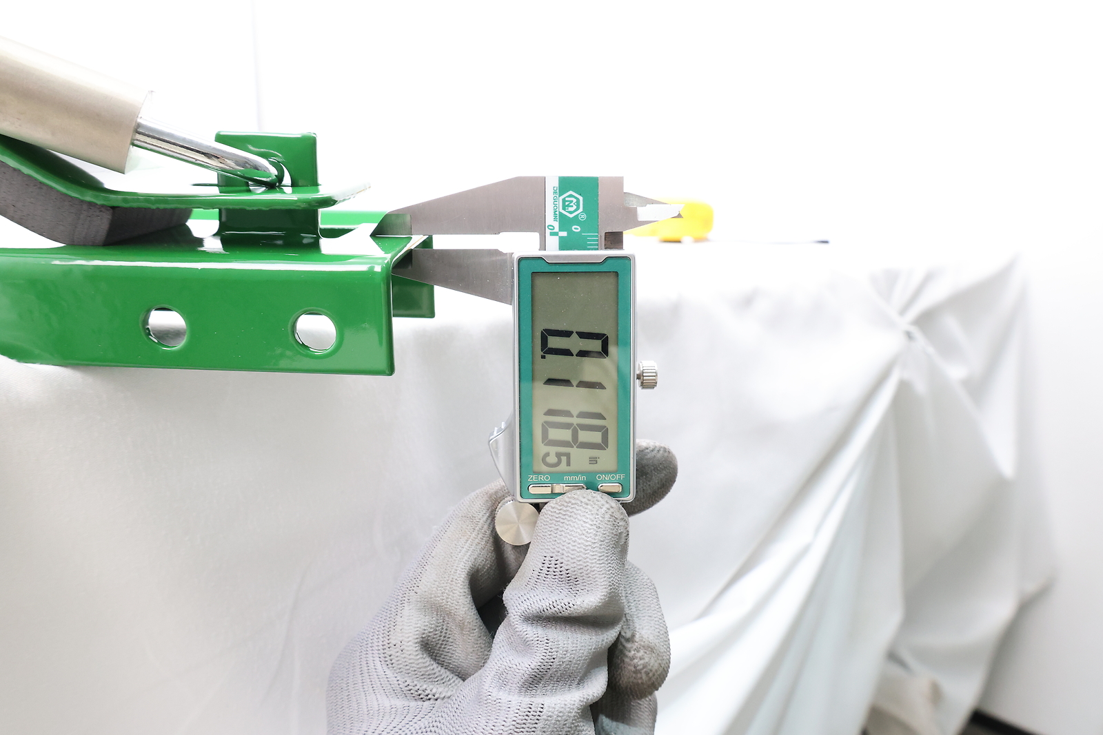 GREEN 3 Place Weedeater Trimmer Racks For OPEN Landscape Truck&Trailer w/ Lock