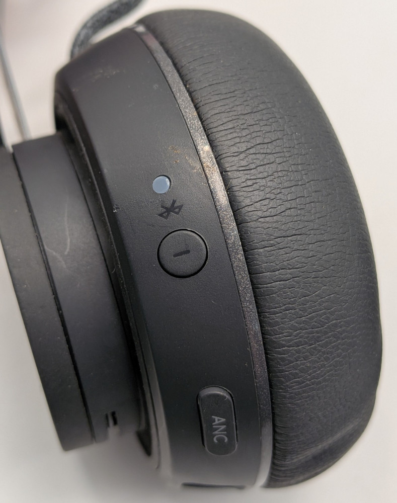 Logitech Zone 900 A00082 Wireless Bluetooth Headset ONLY. NO DONGLE Works