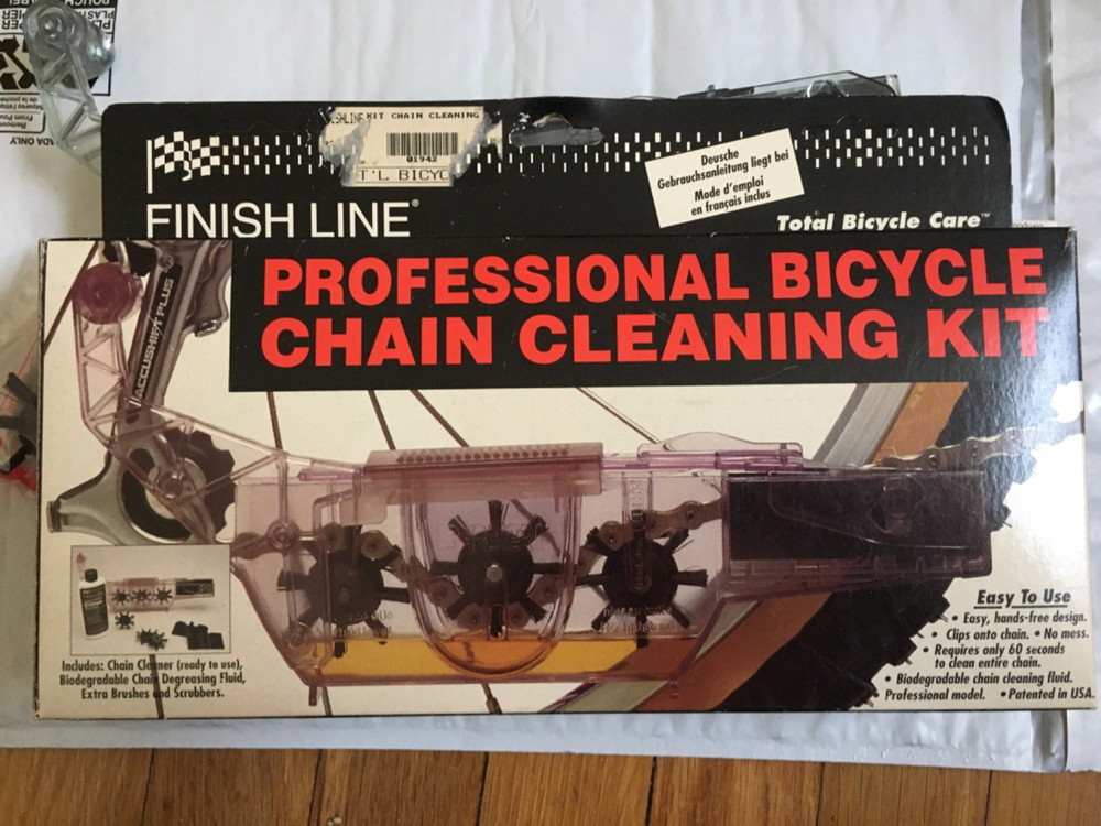 FINISH LINE PROFESSIONAL BICYCLE CHAIN CLEANING KIT
