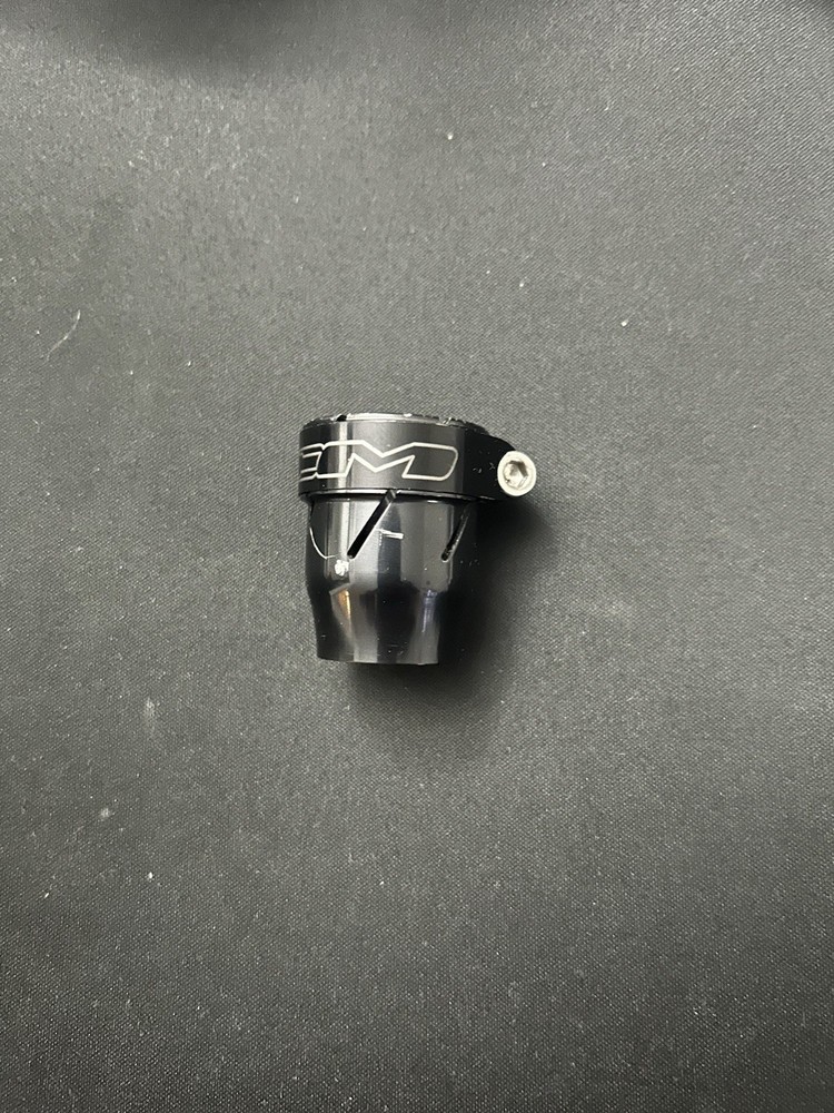 CCM CLAMPING FEEDNECK Bob Long 2k5 Alias Gloss Black