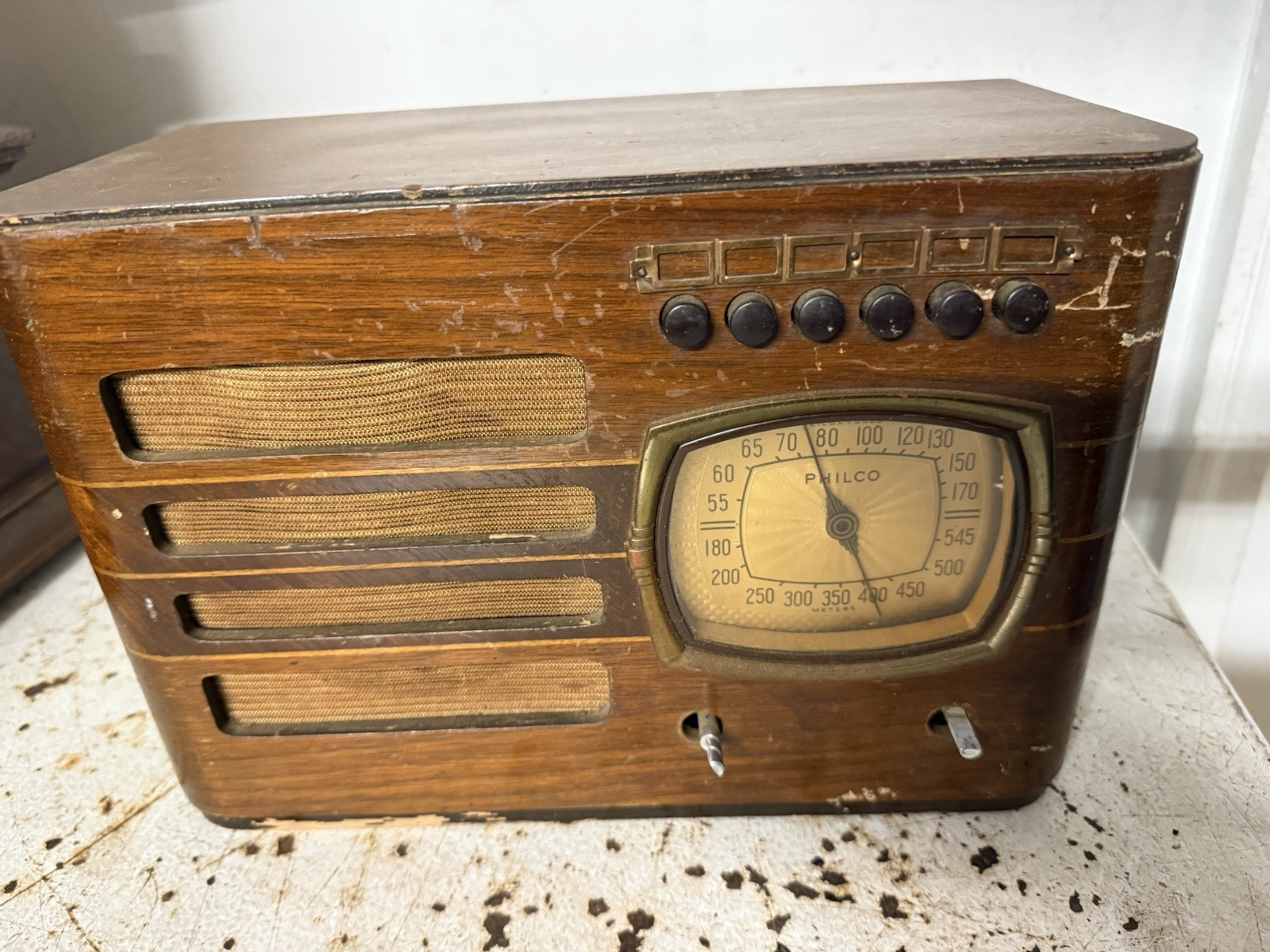 1939 PHILCO Radio model 39-7 push button tube wood tabletop