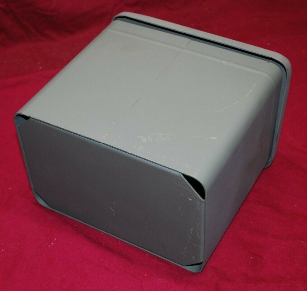 1 1/2 HP John Deere Model E Spark Plug Engine Battery Box Gas Engine Motor
