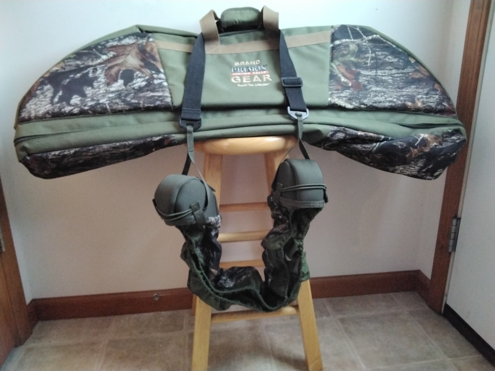 Primos soft bow case with Primos bow sling