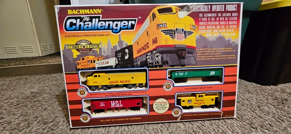 Bachmann HO Scale "The Challenger" Train Set