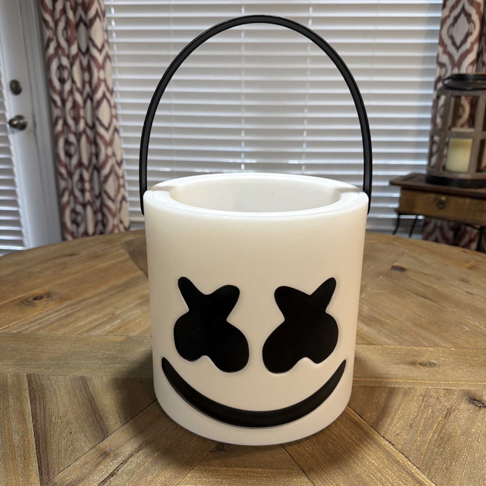 DJ Marshmello LED Light Up White Halloween Treat Bucket