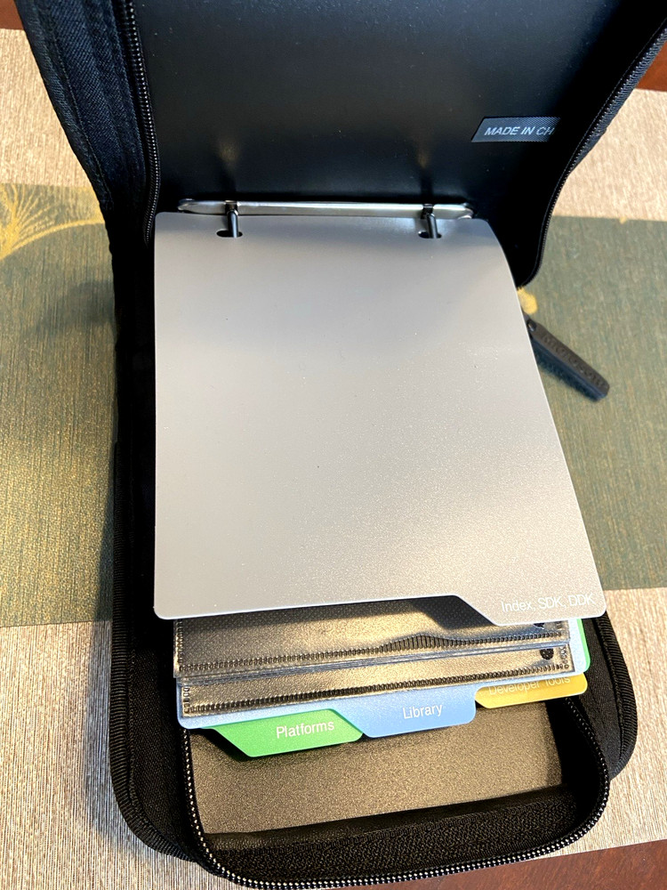 Microsoft MSDN CD DVD Carrying Case Wallet Black Blue Developer Tech Collectible