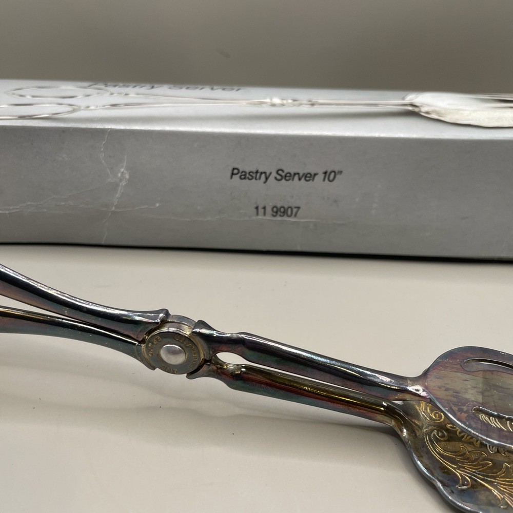 1988 Wm. A Rogers Oneida Silverplated Pastry Server 10" Italy