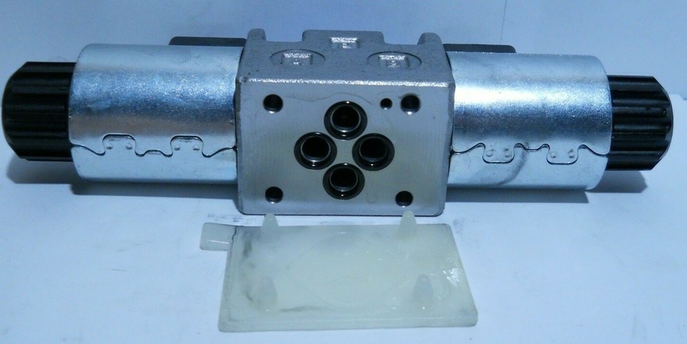 Continental Hydraulics VS6M-3F-A-D12K1-A Directional Control Valve