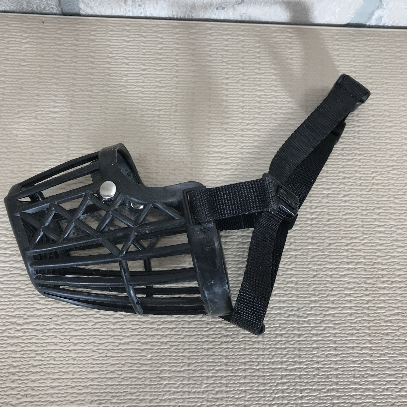 Dog Muzzle Basket Sz Medium Breathable Adjustable Plastic Black