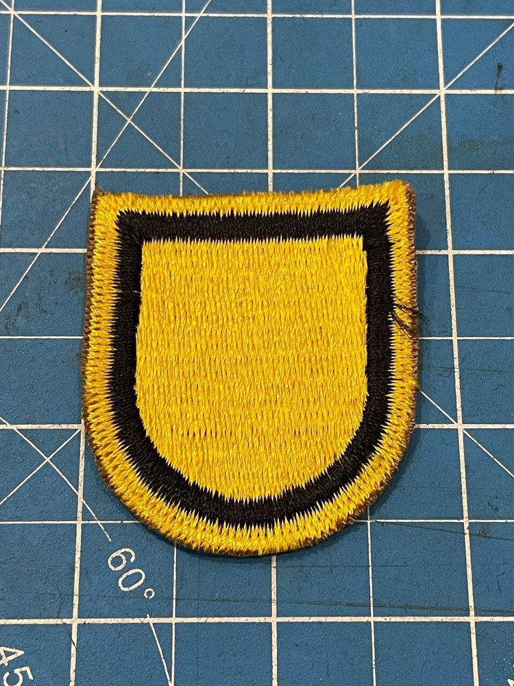 Vietnam War Era 1st Special Forces Group Beret Flash