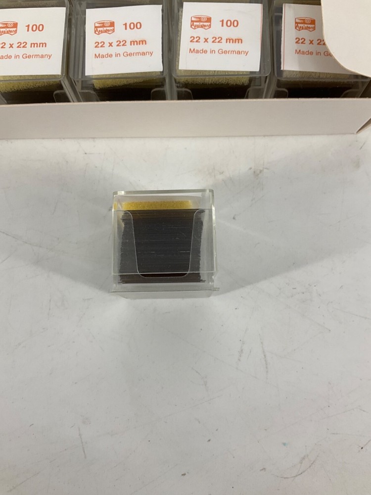 Assistent Deckglaser Microscope Cover Glasses 22x22mm No. 990 (1000)