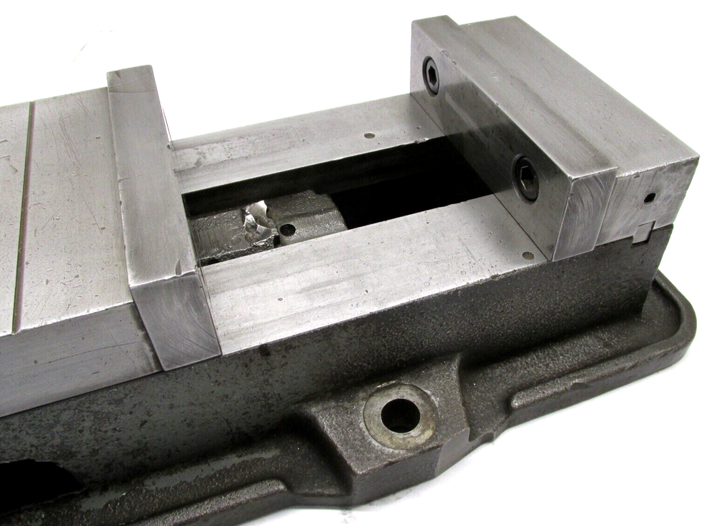 KURT ANGLOCK 6" MILLING MACHINE VISE w/ JAWS - #D60