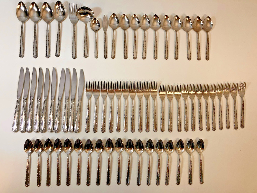 Lot Oneida Cherie Stainless Flatware