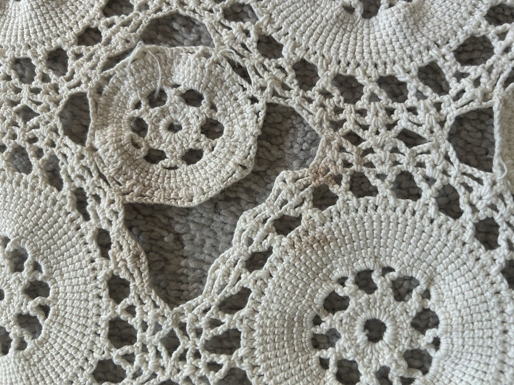 Vtg Handmade Crocheted Doily Bedspread Queen