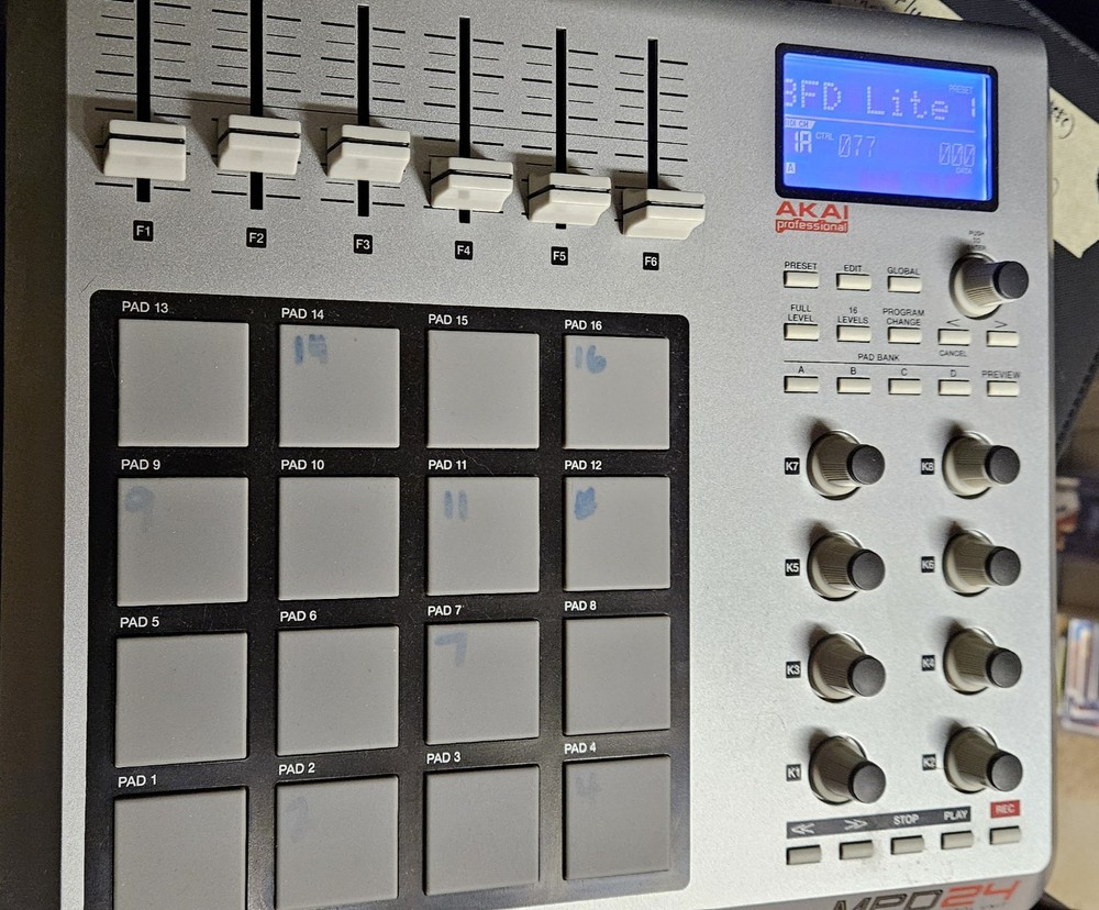 Akai Pro MPD24 USB MIDI Controller with Display - 16 Velocity Sensitive Pads