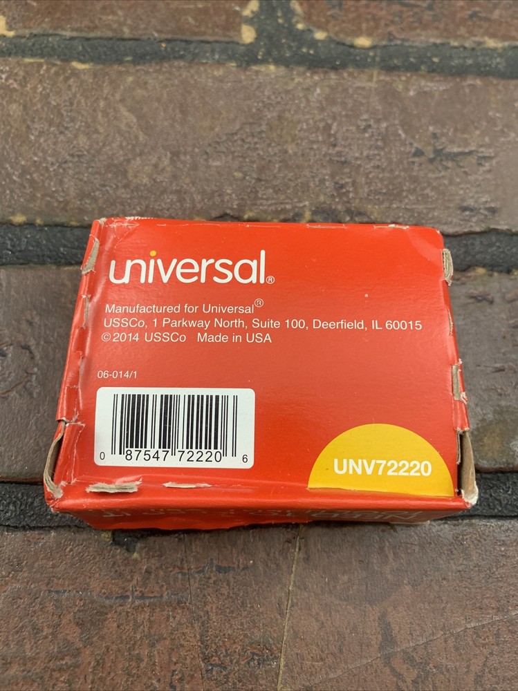 Universal Jumbo Paper Clips - 100 Per Box
