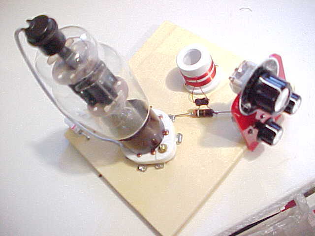 1625 PENTODE TUBE SHORTWAVE REGEN RADIO (APPROX. 3.55 TO 14.15 MHZ) W/HEADSET