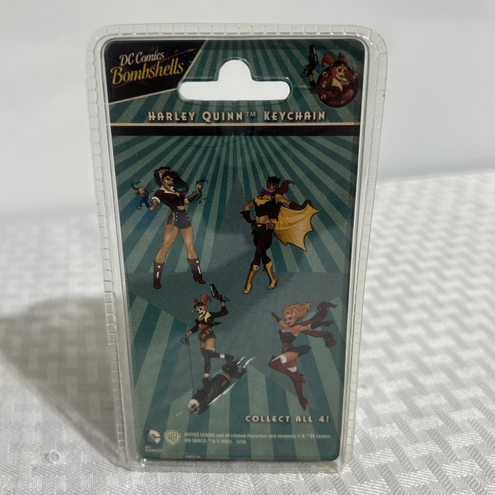 DC Comícs Bombshell Harley Quinn Sculpted 3” Tall Stylized Premium PVC Keychain