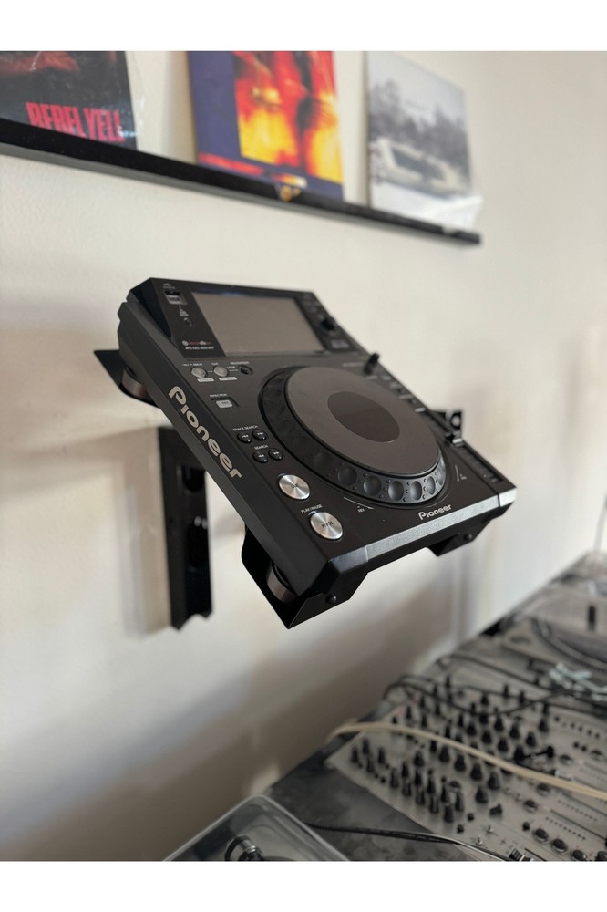 Apache Wallmounted Rack for Pioneer CDJ 2000, 3000