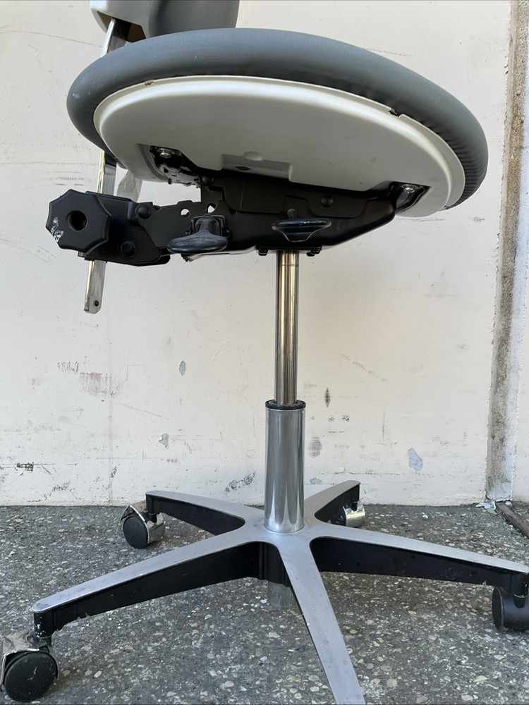 Brewer Design Dental Assistant Chairs Stools DUR004